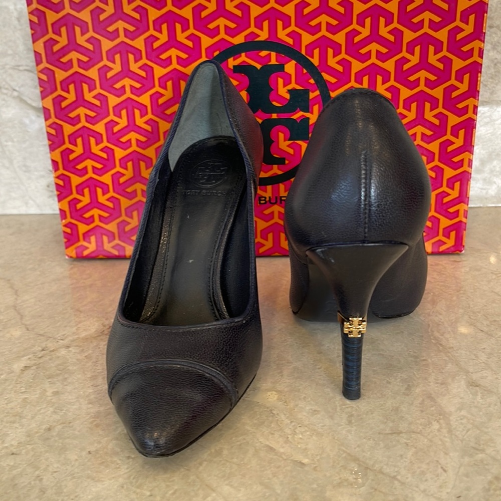 Tory Burch navy pumps - size 36